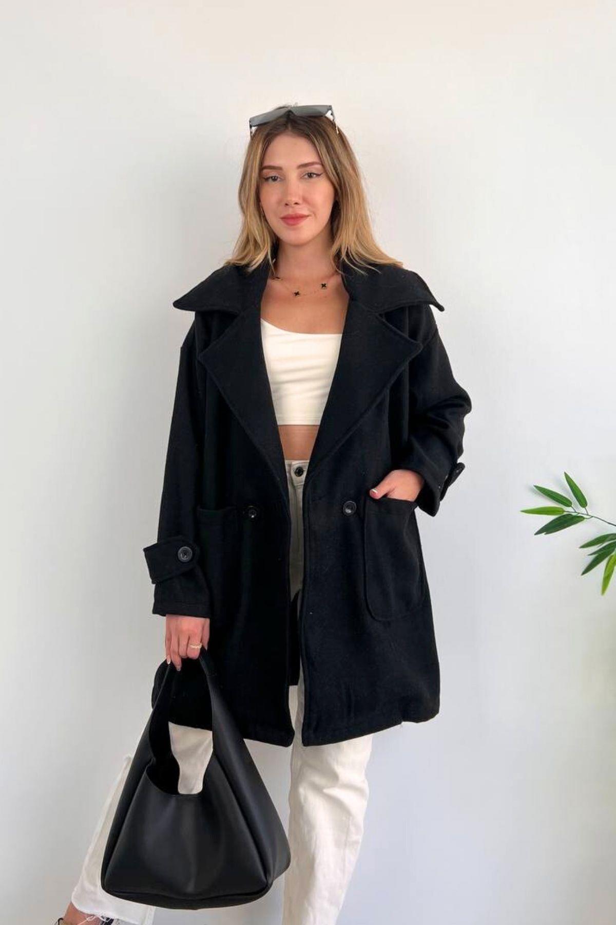 Geniş Cepli Düğmeli Oversize Kısa Kaban Siyah