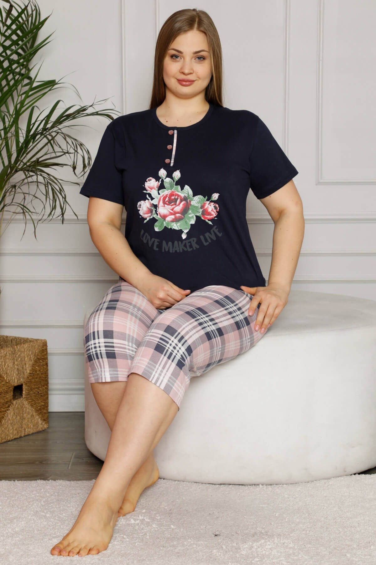 Gül Detaylı Büyük Beden Pijama Takımı