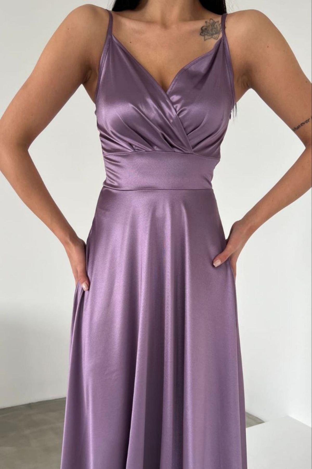 Saten libosli lezbiyenlar Saten libosli lezbiyenlar