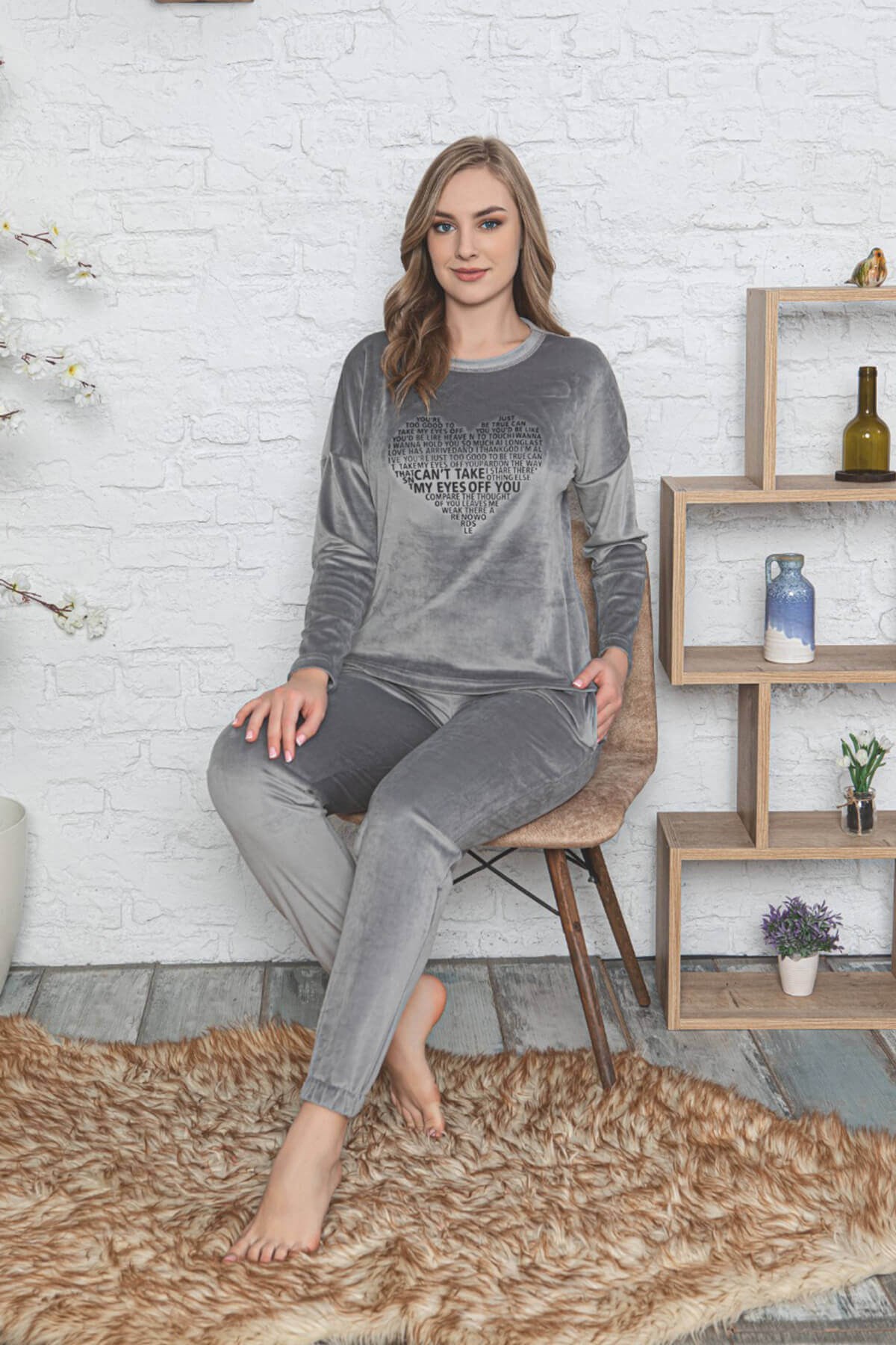 Kalp Detaylı Fransız Kadife Pijama Takımı