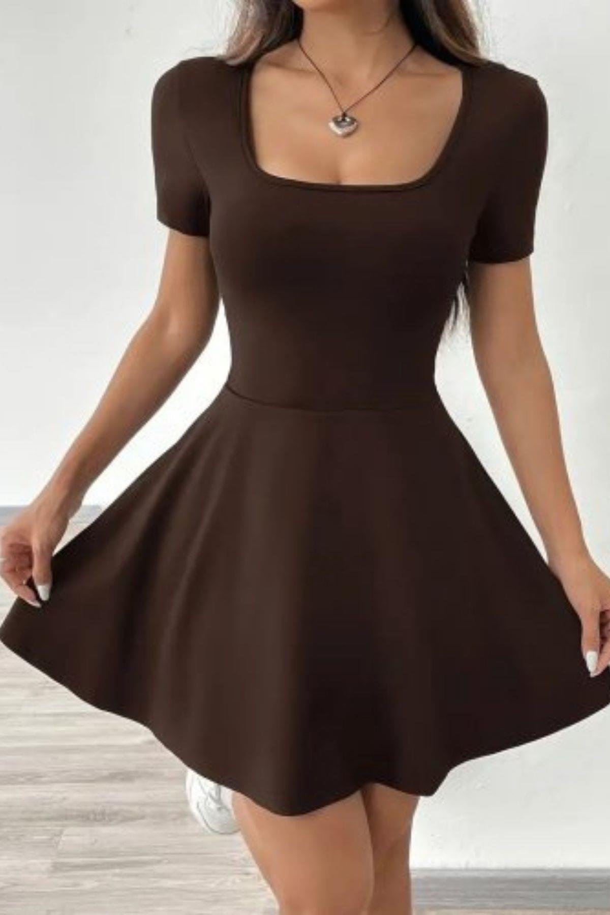 Kare Yaka Şort Detaylı Dalgıç Elbise Kahve