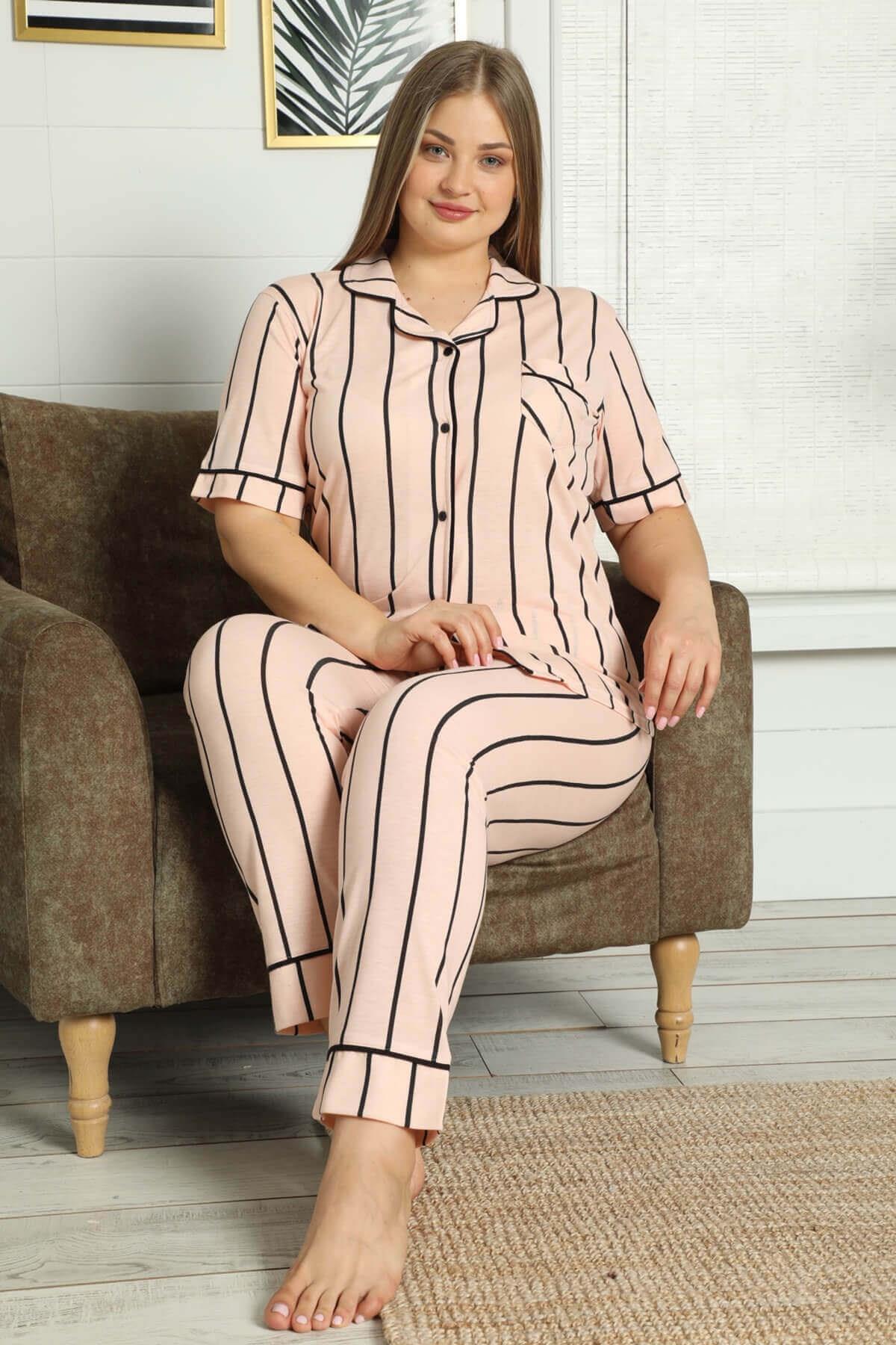 Kısa Kollu Çizgili Büyük Beden Pijama Takımı