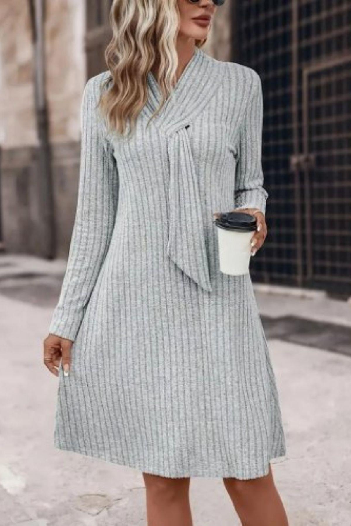 Kravat Yaka Şardonlu Kaşkorse Mini Elbise Gri