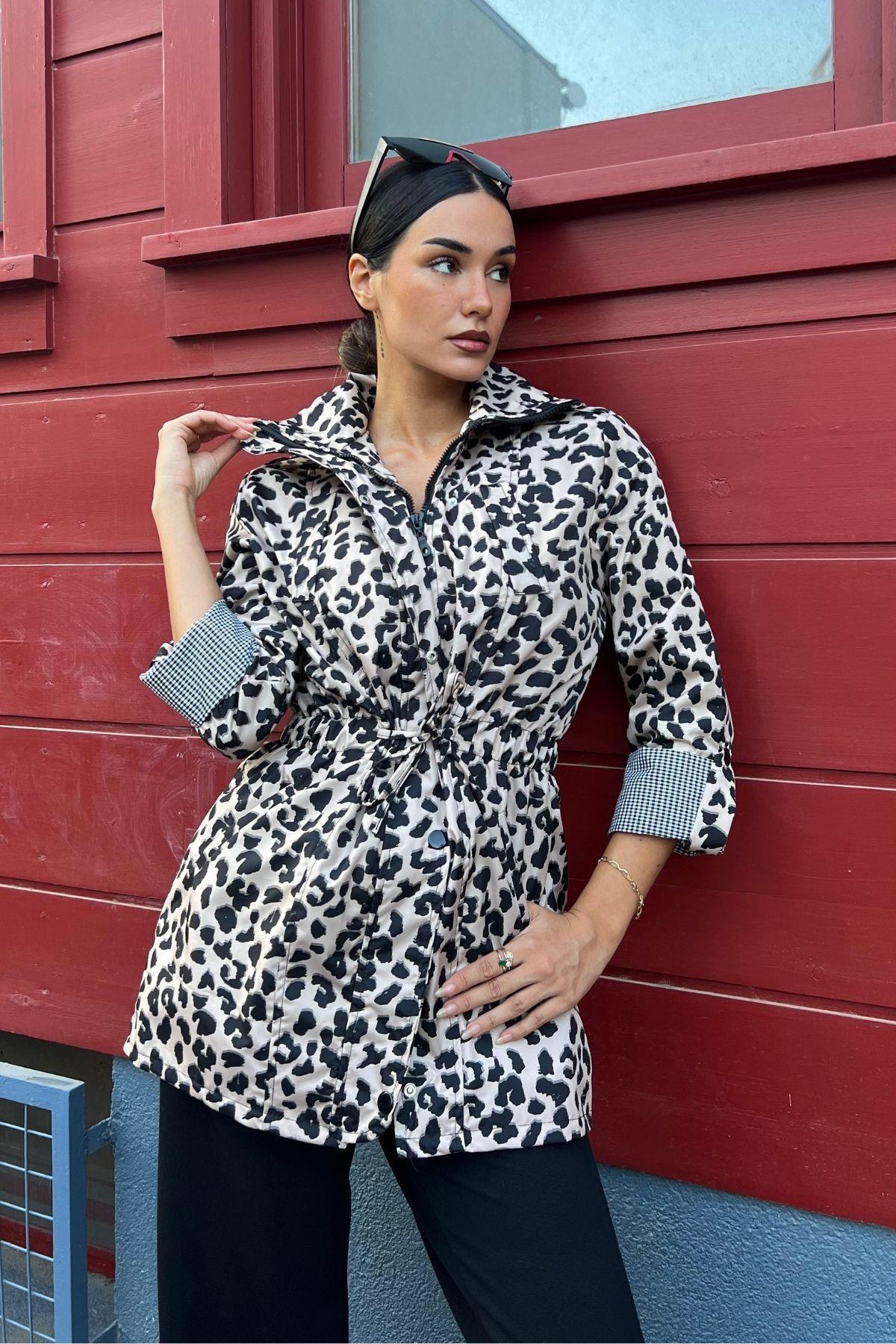 Leopar Desen Bel Lastikli Kadın Trençkot