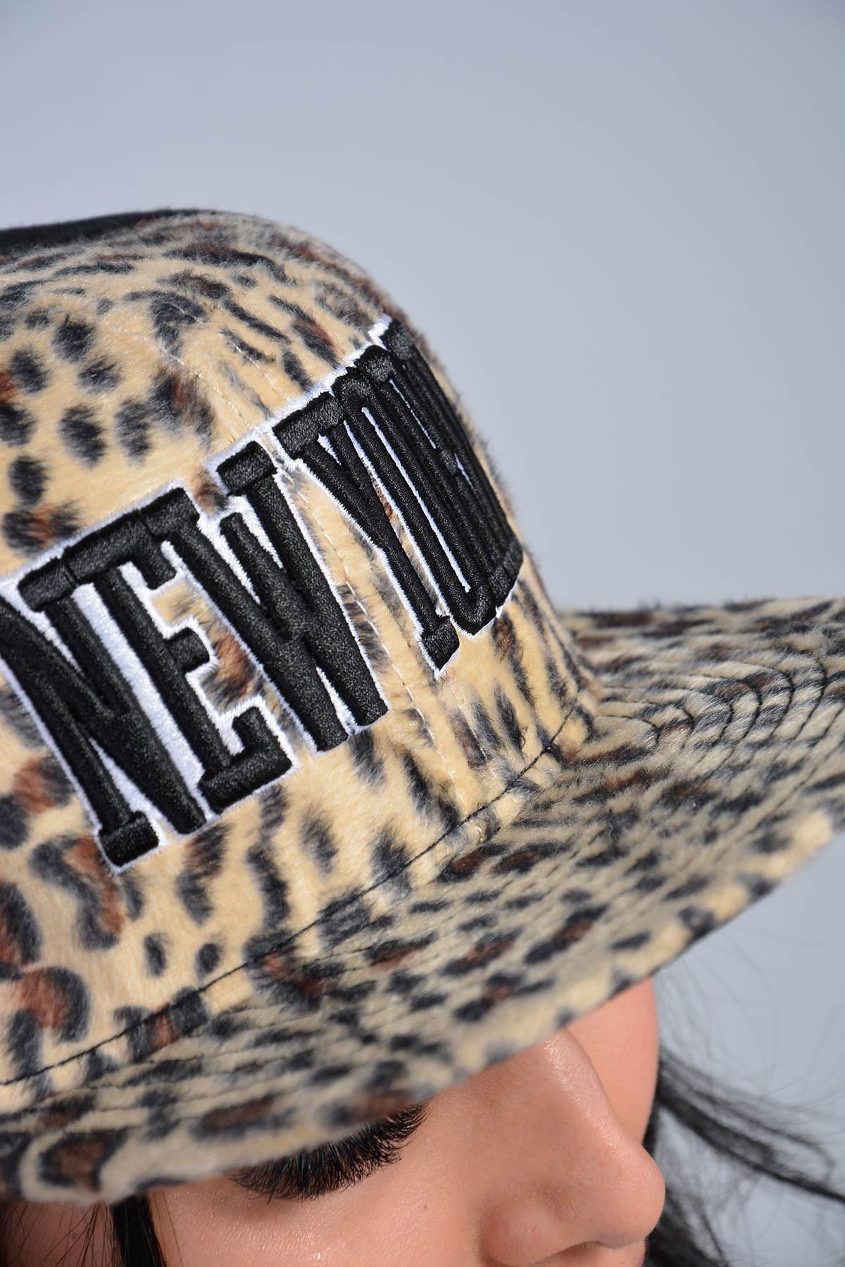 New York Leoapar Tüylü Kadın Snapback Kep