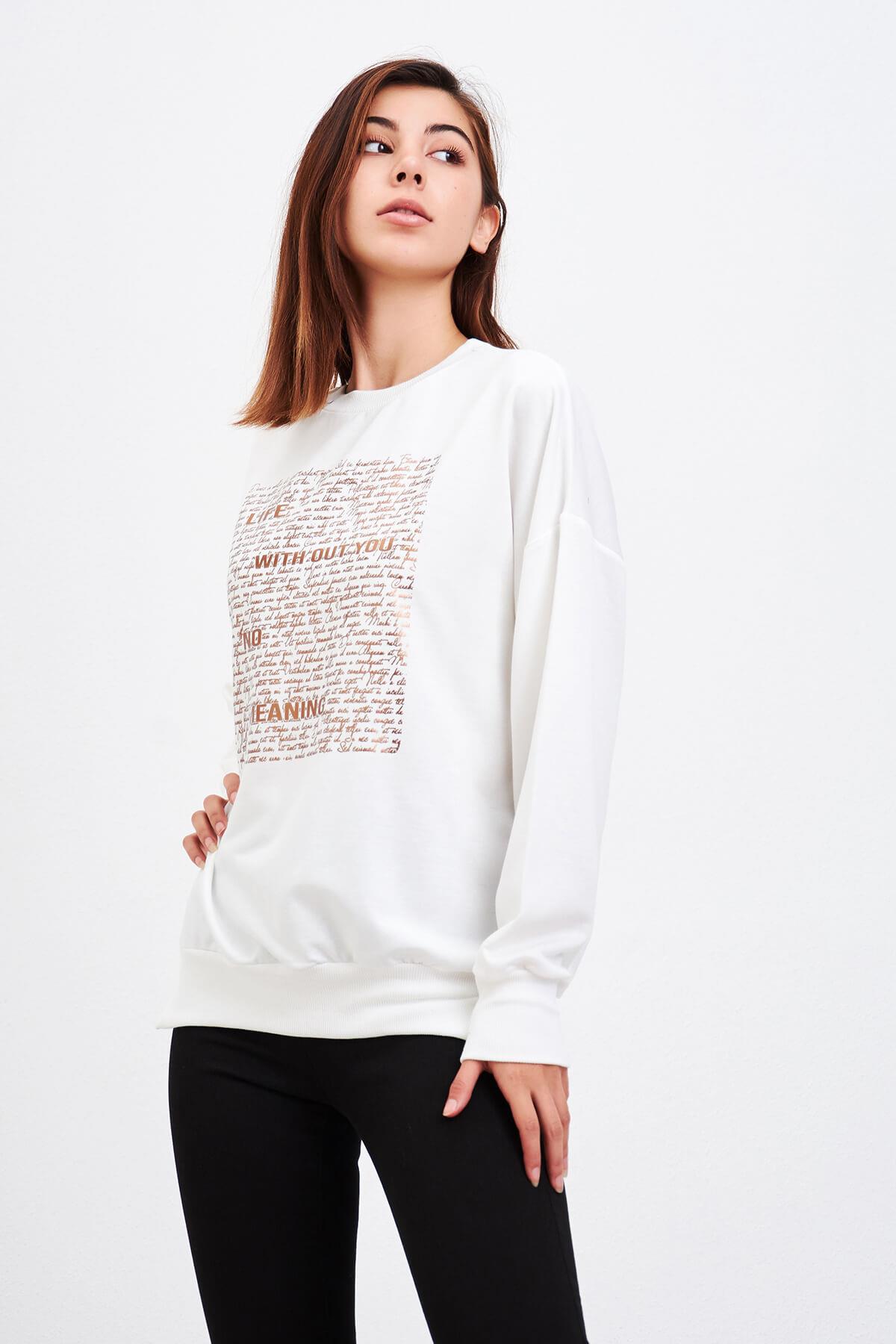 Parlak Yazı Detaylı Sweat Ekru