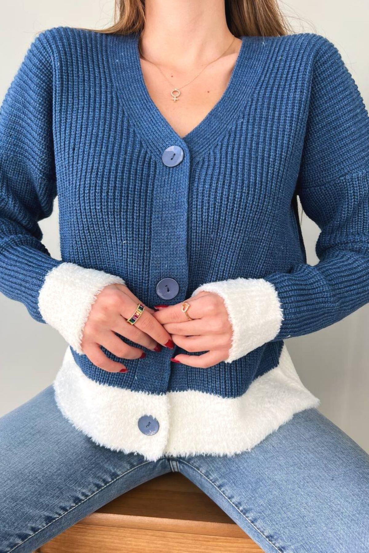 Peluş Detaylı Düğmeli Hırka Mavi