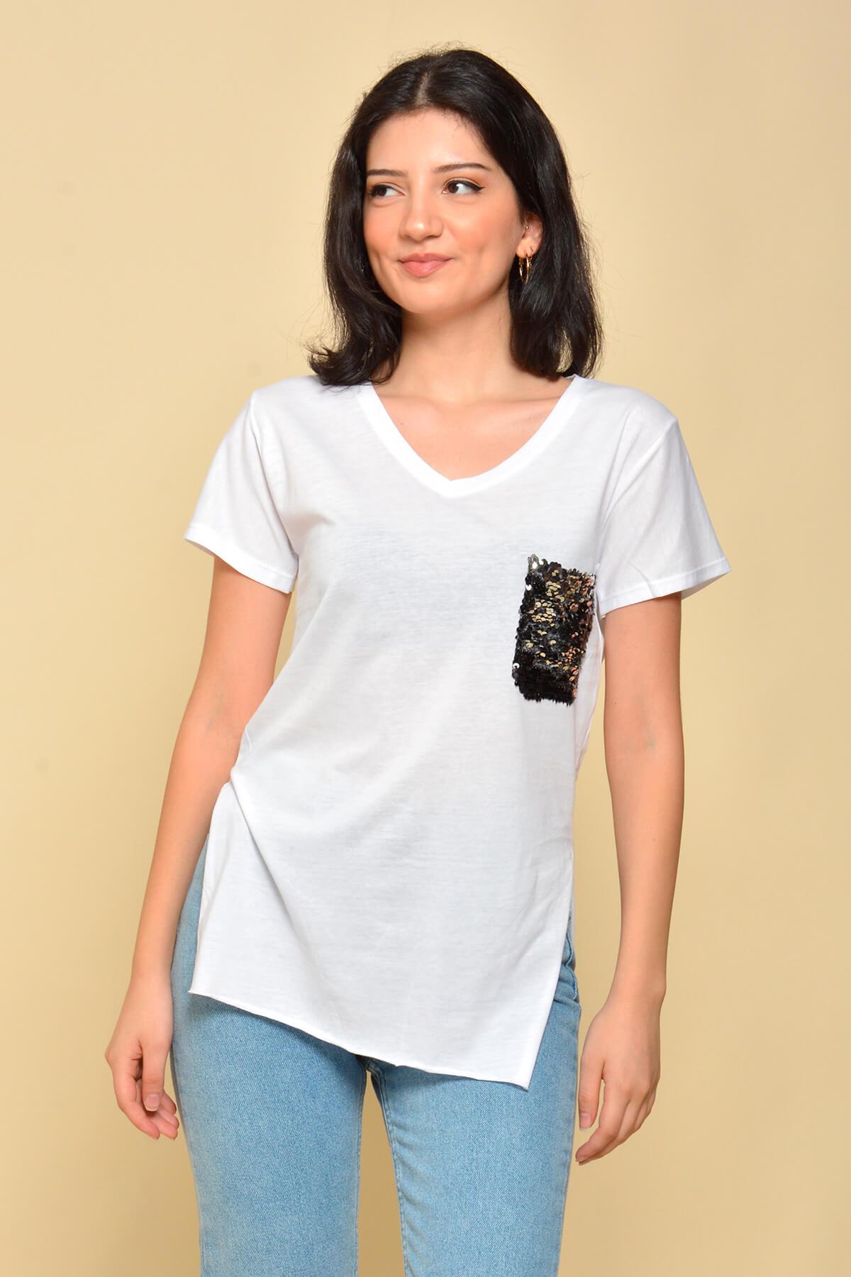 Pul Cepli V Yaka Beyaz T-Shirt