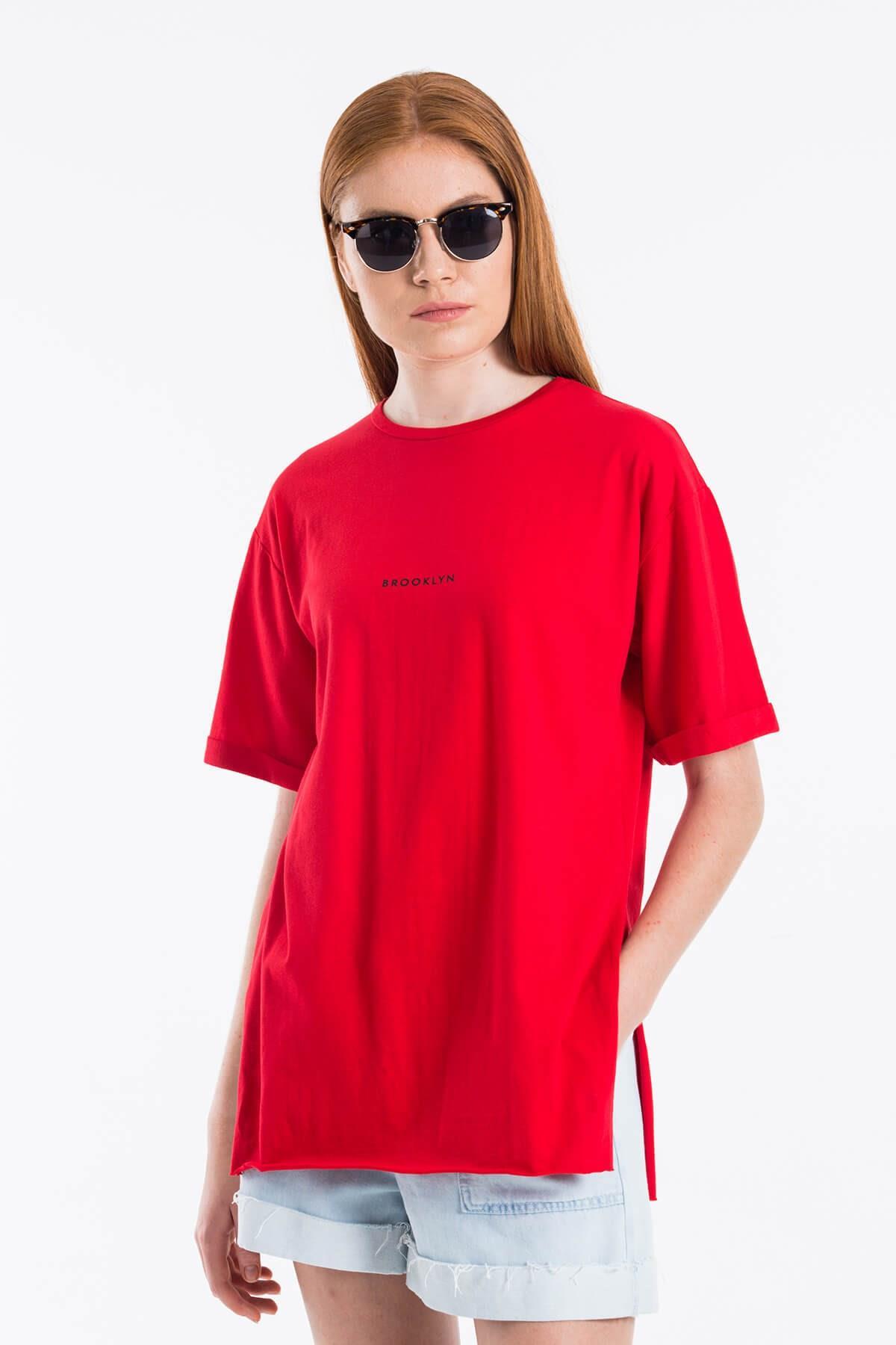Yırtmaçlı Lazer Kesim T-Shirt Kırmızı