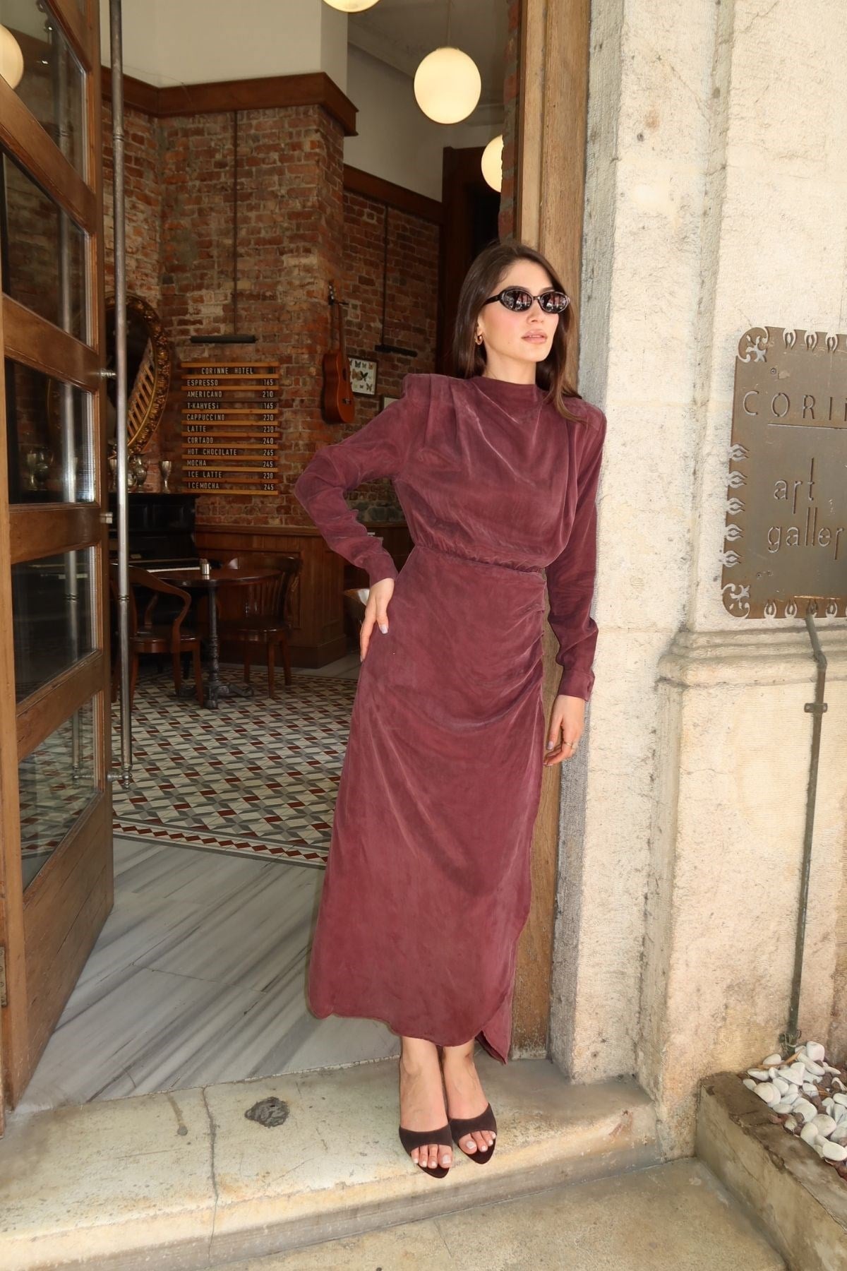OMUZ PİLİLİ MİDİ ELBİSE BORDO