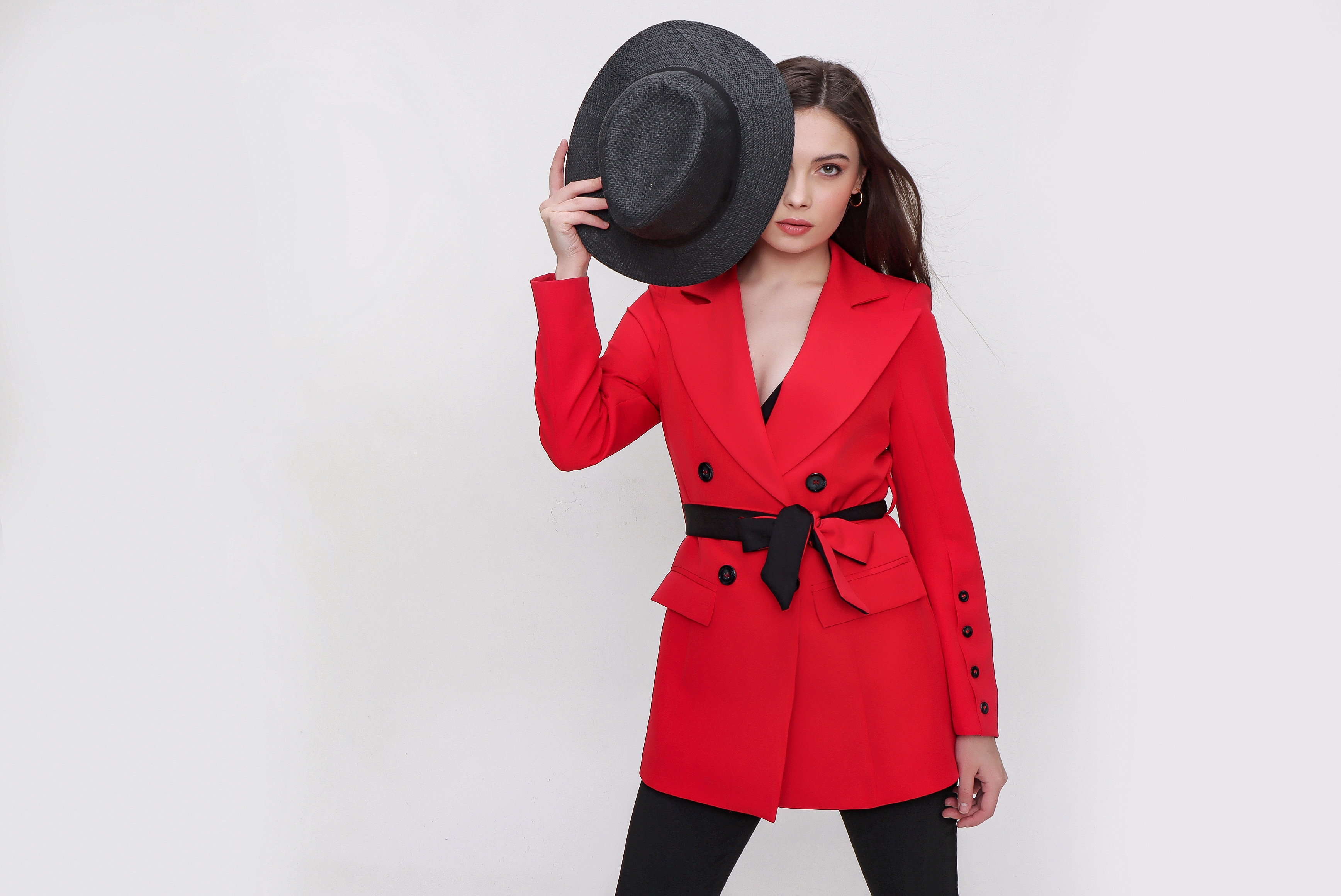 Kadın Modasında Retro Rüzgarı: Blazer Ceketler