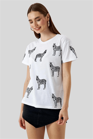 Kadın Beyaz Zebra Baskılı Taş Detaylı Tişört