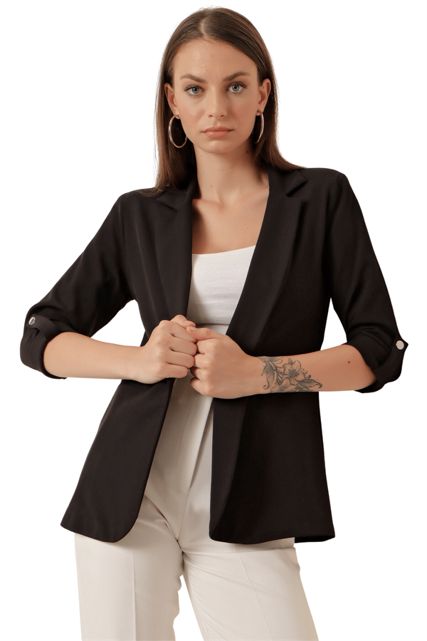 Kadın Siyah Kol Katlamalı Düğmesiz Ceket