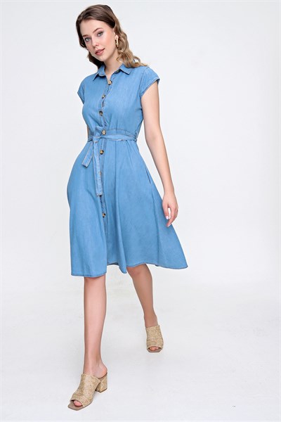 Kadın Açık Mavi Bel Kuşaklı Sıfır Kol Kot Elbise