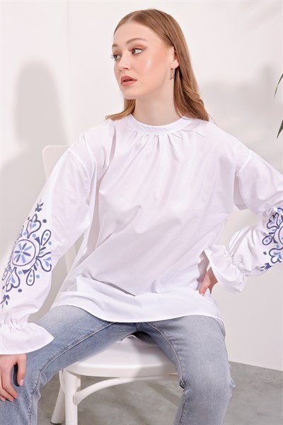 Kadın Beyaz Düğmesiz Kol Çiçek Desen Gömlek