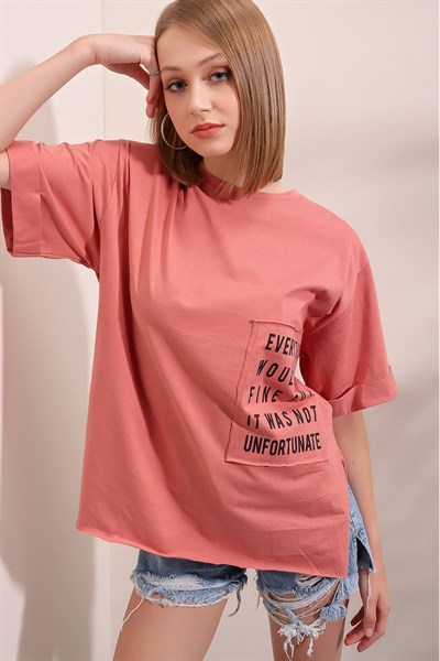 Kadın Gül Parça Baskılı Yırtmaçlı Tişört