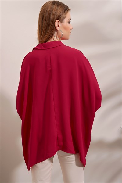 Kadın Kırmızı Asimetrik Kapri Kol Gömlek