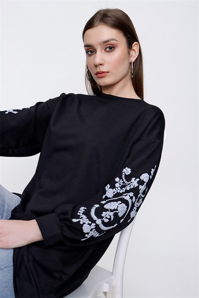 Kadın Siyah Kolları Çiçek Kabartma Sweat