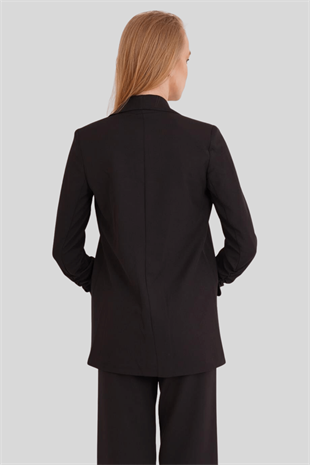 Kadın Siyah Kol Büzgülü Cep Kapaklı Ceket