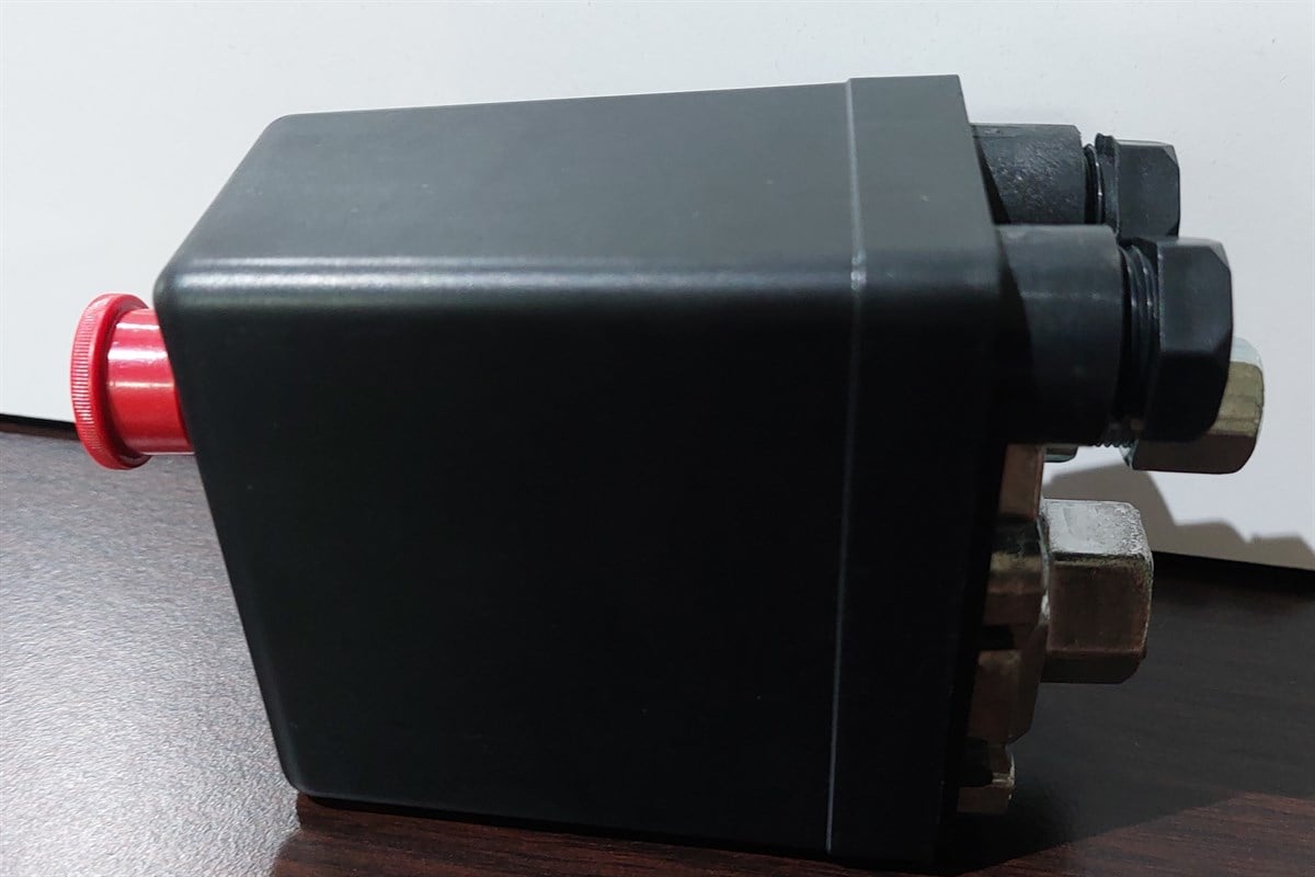 Kompresör AksesuarlarıMax Basınç İsvici Monofaz Tek Giriş 1/4''