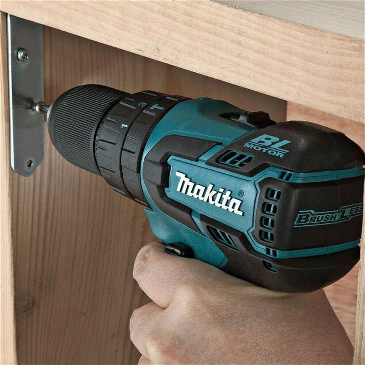 Darbeli MatkapMakita Matkap  Akülü  Darbeli Brushless 18V Lityum (Sadece Alet)