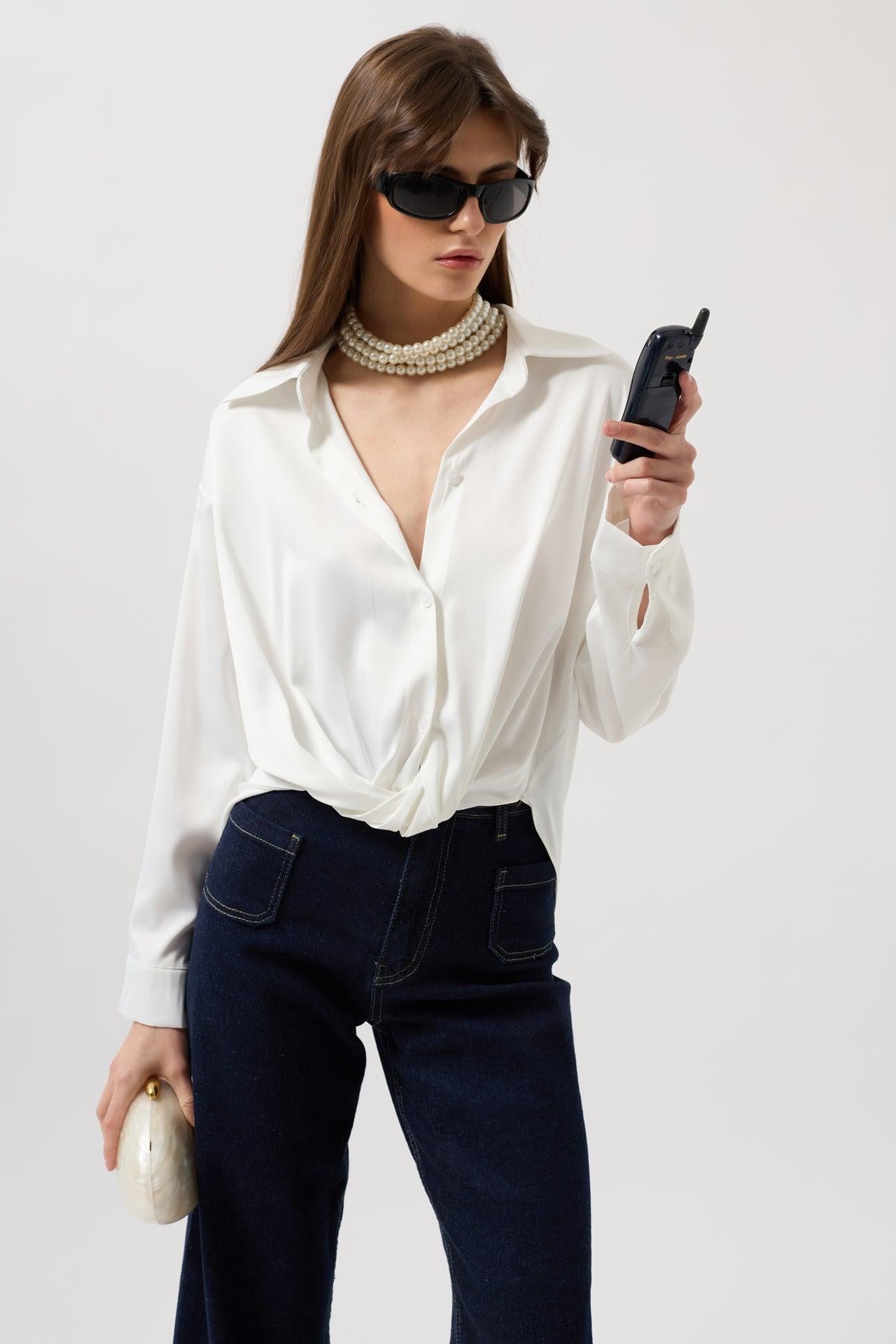 Bel Büzgülü Crop Saten Beyaz Gömlek