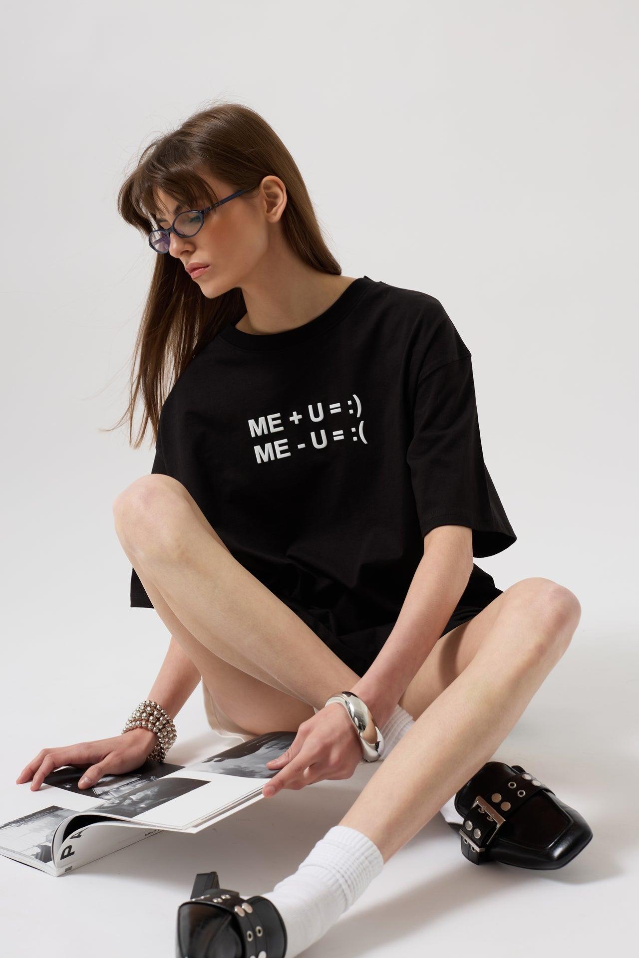 Kabartma Baskılı Siyah T-Shirt
