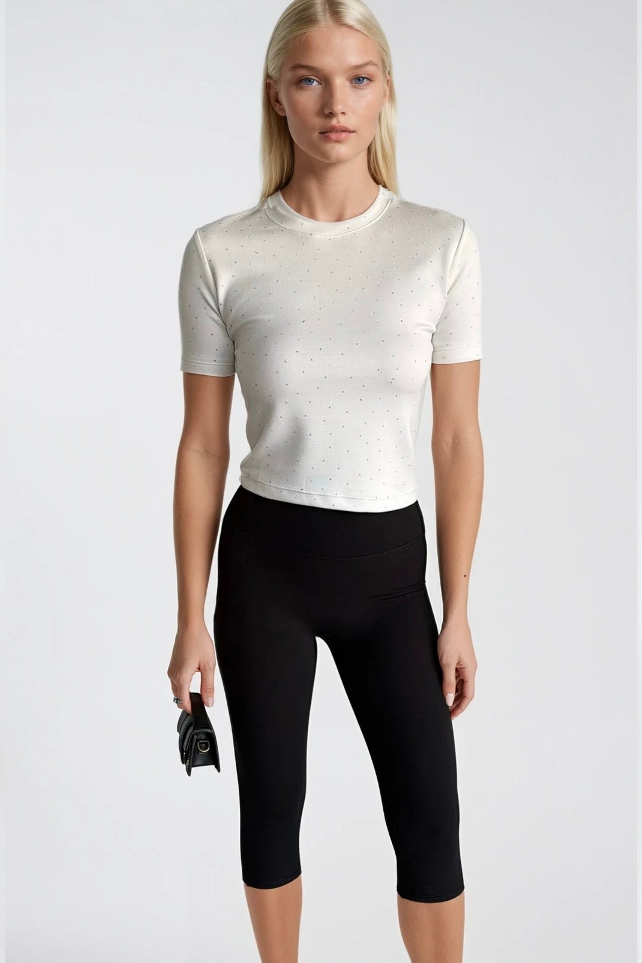 Taş Detay Likralı Beyaz Crop T-Shirt