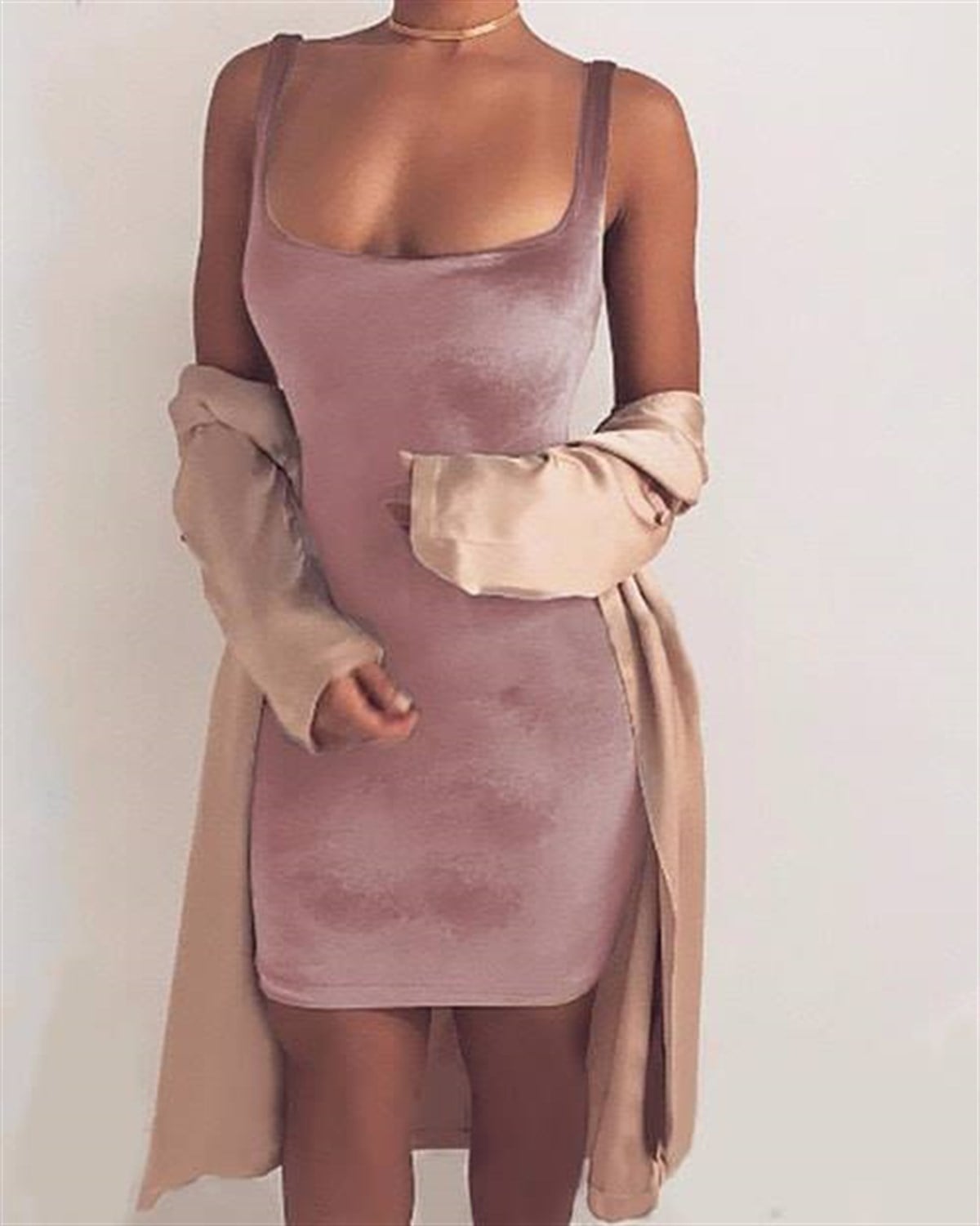ESNEK KADİFE KUMAŞ ASKILI MİNİ ELBİSE NUDE VELVET DRESS DNM-465-3