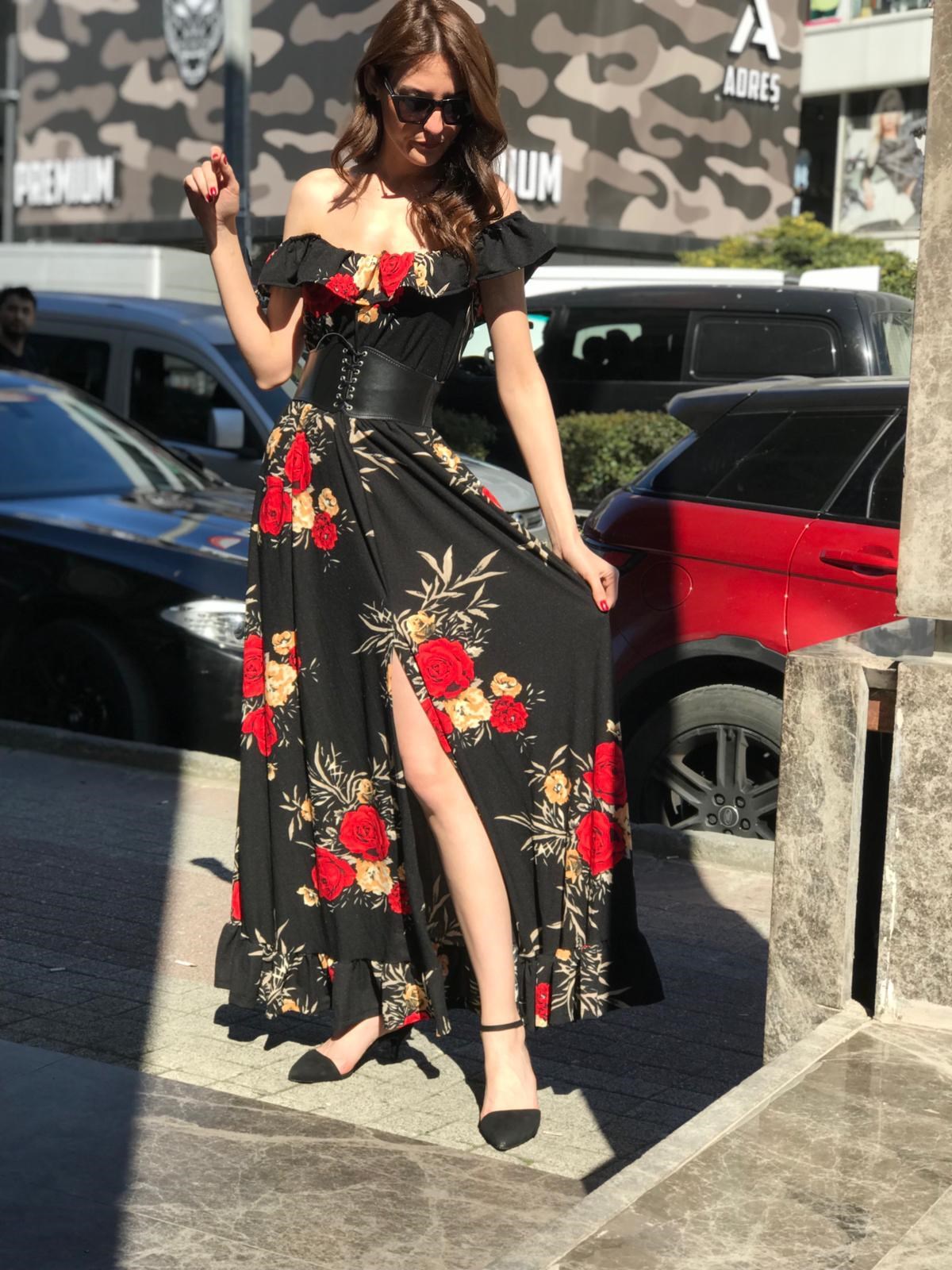 ESNEK KREP KUMAŞ ÇİÇEK DESENLİ GÖĞÜS DEKOLTELİ YIRTMAÇ DETAYLI GÜNLÜK ELBİSE VE KEMER TAKIM DAY DRESS LP-247