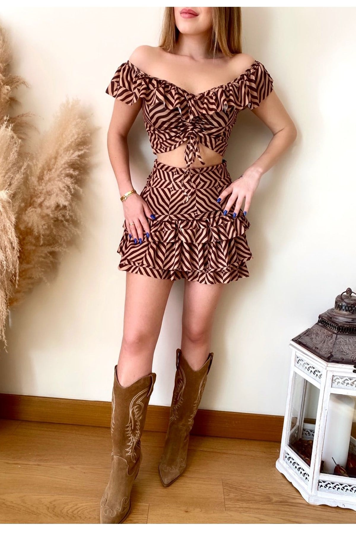 ESNEK MİKRO KUMAŞ ÇİZGİLİ KAHVE BÜSTİYER VE ETEK TAKIM BROWN TOP AND SKIRT SET GD-019-ÇİZGİLİKAHVE