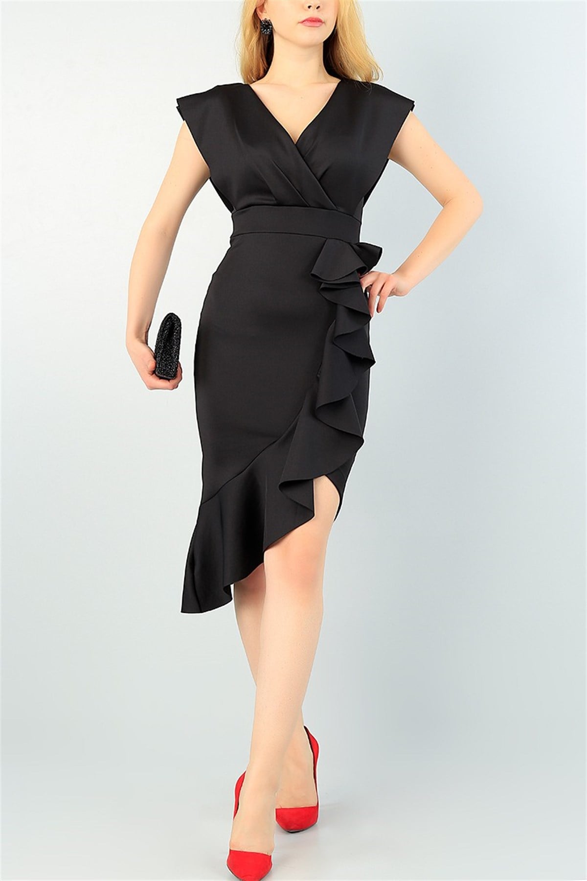 ESNEK SCUBA KUMAŞ YIRTMAÇ DETAYLI ASİMETRİK KESİM KRUVAZE YAKA SİYAH MİNİ ELBİSE SİYAH ABİYE ELBİSE BLACK MINI DRESS EMR-095-SİYAH 