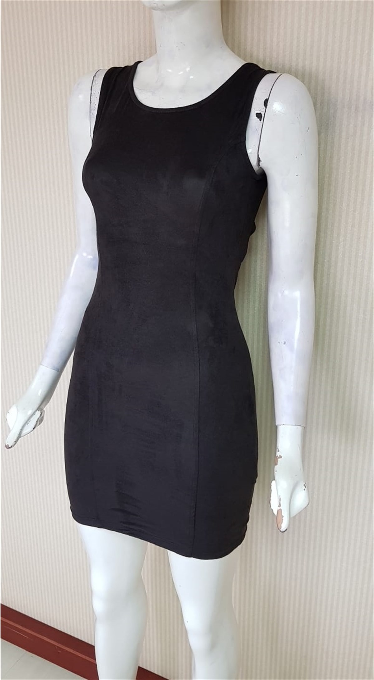 ESNEK SÜET KUMAŞ SIRT DEKOLTELİ SİYAH MİNİ ELBİSE BLACK MINI DRESS ZRG-004