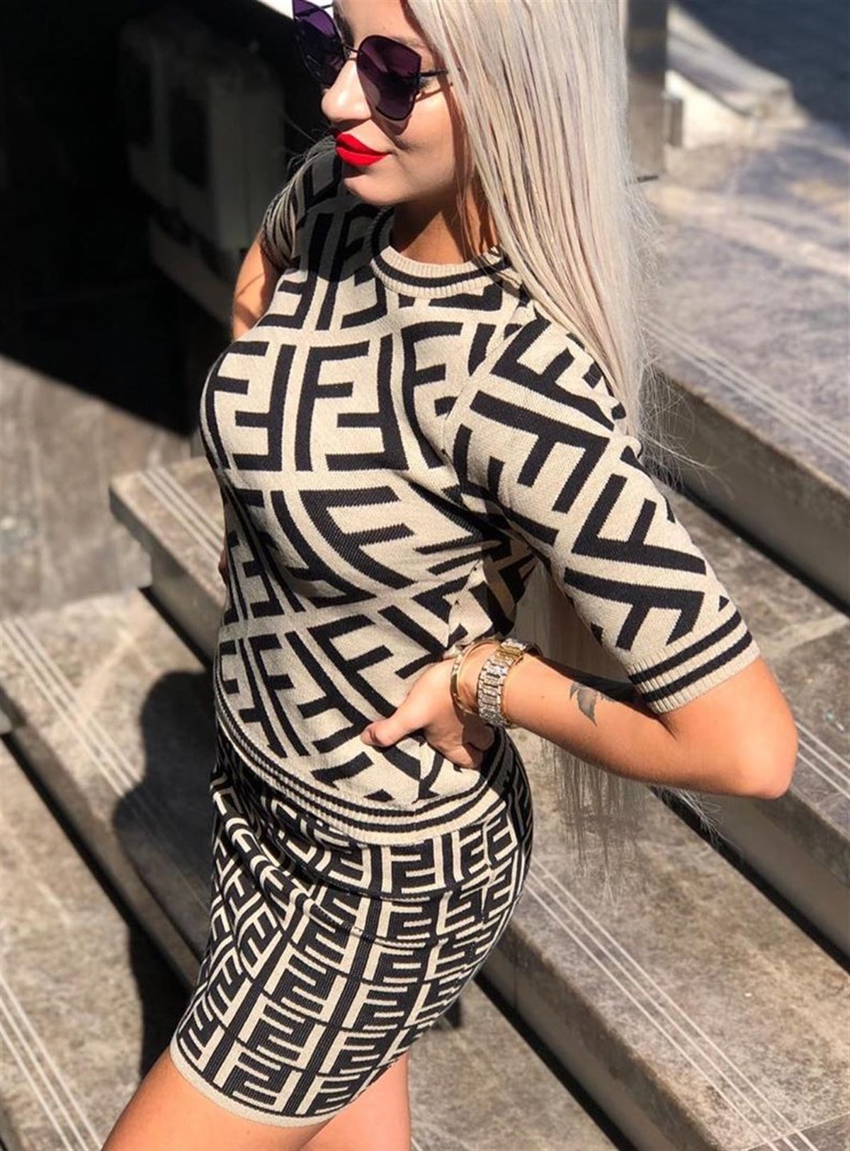ESNEK TRİKO KUMAŞ KAZAK VE ETEK TAKIM FENDI ÜST VE ETEK TAKIM FENDI WOMAN SET SKIRT AND TOP SET LP-275-3