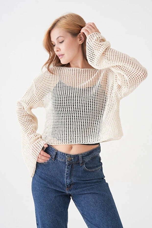 Kadın Örgü Desenli Uzun Kollu Krem Triko Crop Bluz 3200