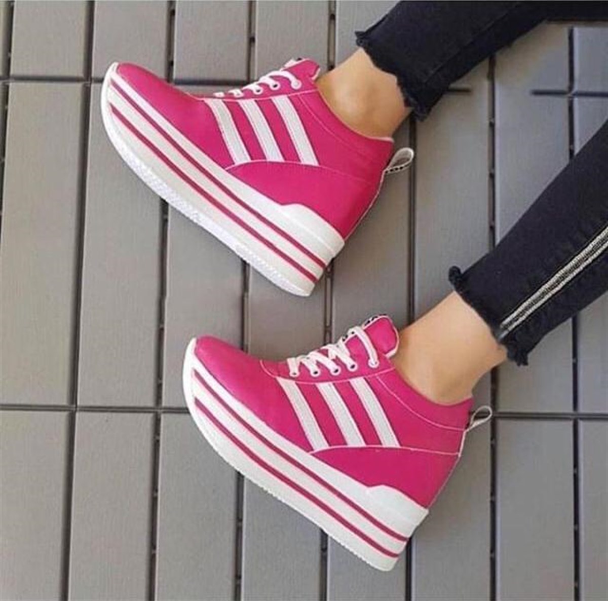 KALIN TABANLI YANI ŞERİT DETAYLI GİZLİ TOPUKLU PEMBE BAYAN AYAKKABI DOLGU TOPUK BAYAN SPOR AYAKKABI HIGH HEELS PINK WOMAN SHOES YT-003