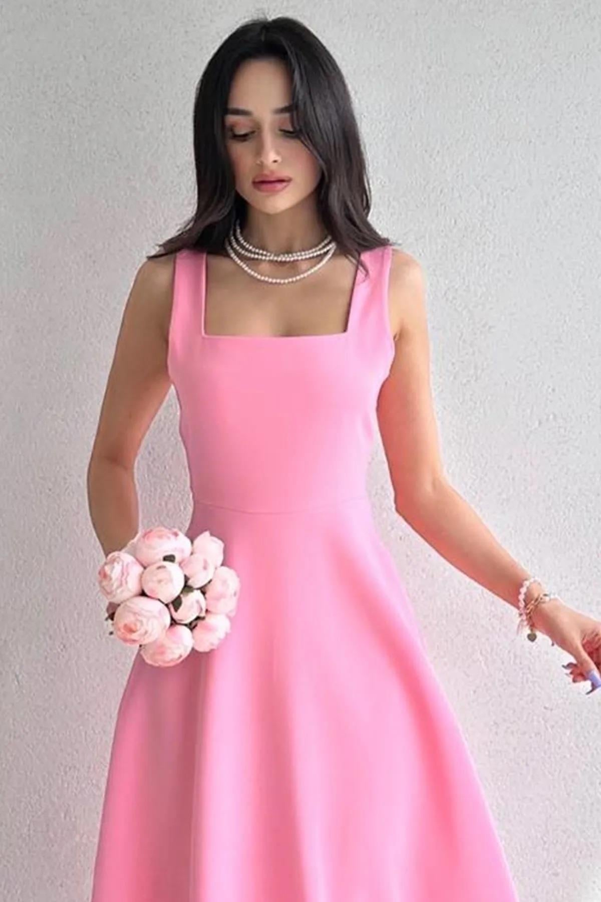 Pembe Atlas Kumaş Kare Yaka Midi Boy Kloş Kesim Elbise 151-1