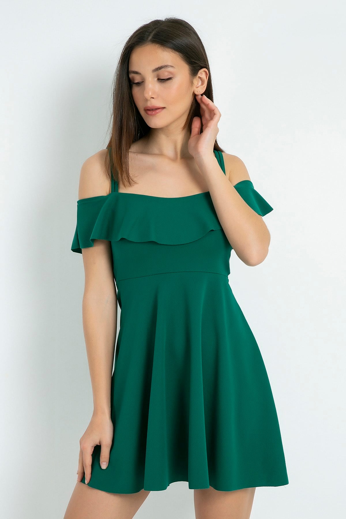 VOLAN DETAYLI ESNEK KUMAŞ ASKILI YEŞİL MİNİ ELBİSE YEŞİL ELBİSE SLEVELESS GREEN MINI DRESS 4646031890256