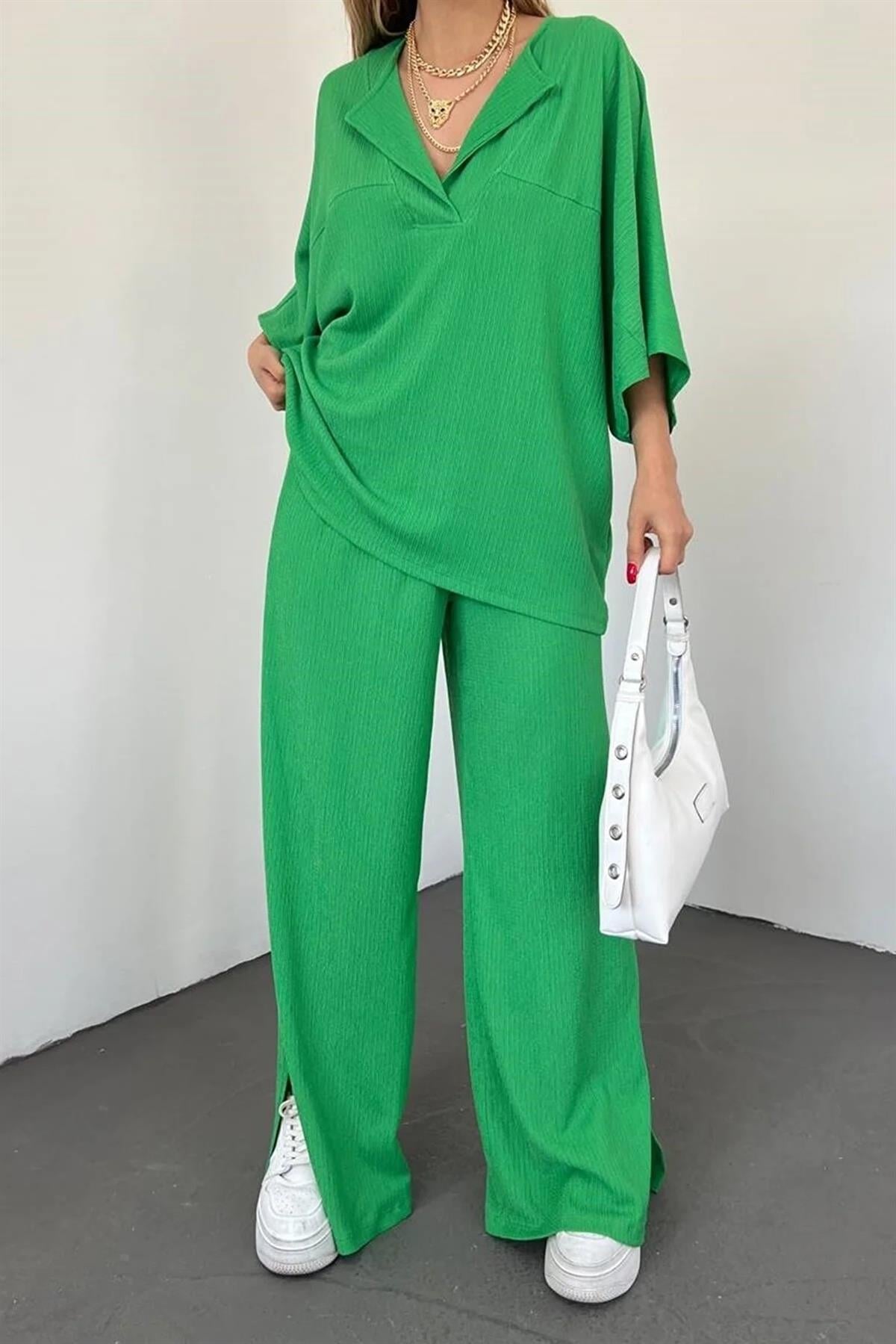 Yeşil Gofre Kumaş Yarasa Kol Tasarım V Yaka Bluz ve Pantolon Oversize İkili Takım 9581