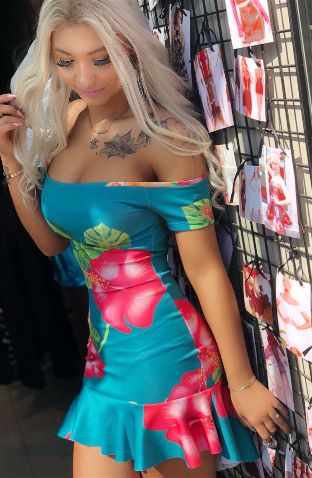 ESNEK DALGIÇ KUMAŞ ÜZERİ DİJİTAL BASK STRAPLEZ VALONLU ELBİSE LP-107