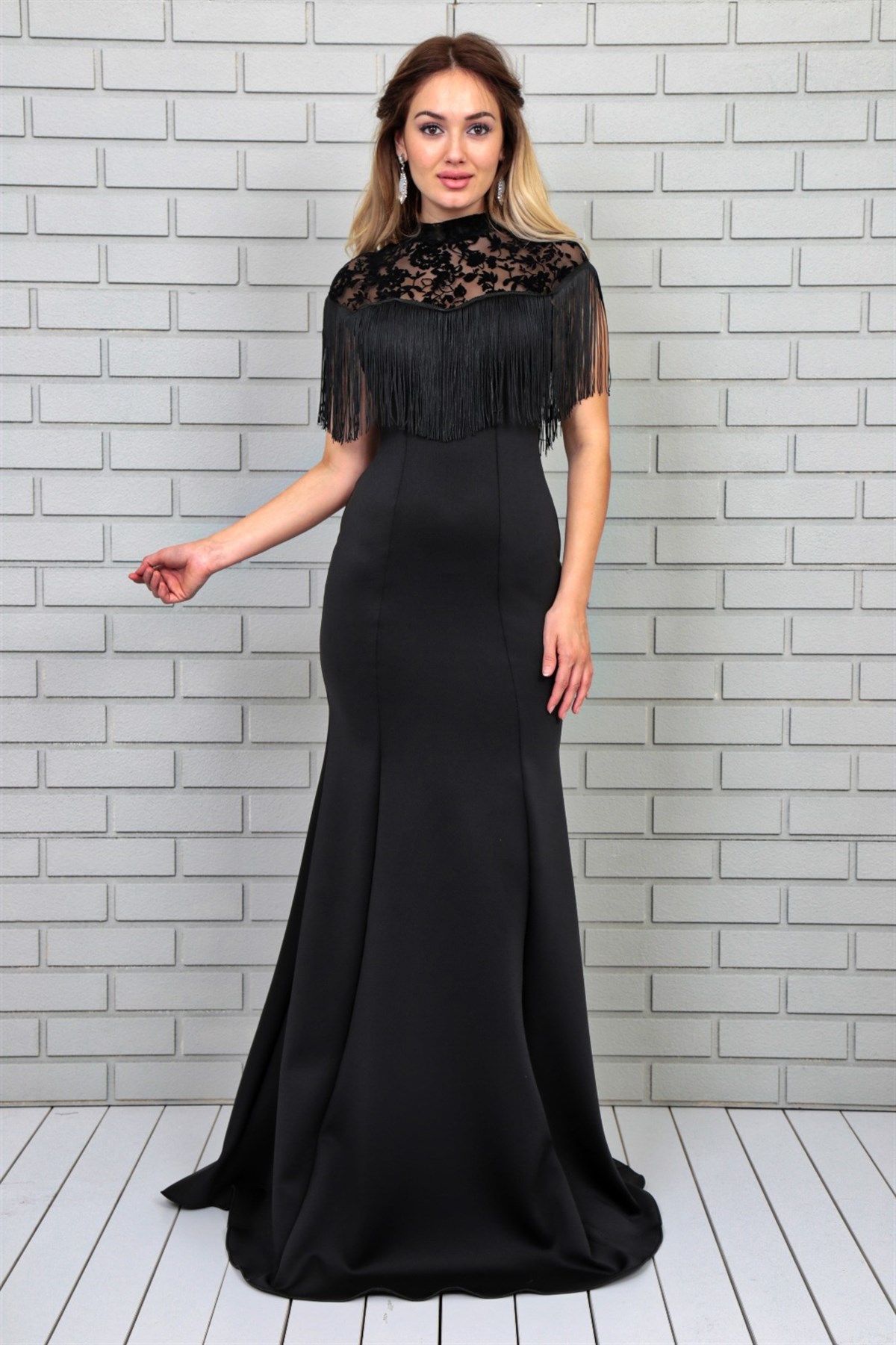 ESNEK KUMAŞ PÜSKÜL DETAYLI UZUN SİYAH ABİYE ELBİSE BLACK PROM DRESS BLACK EVENING DRESS ART-FVR-321-1