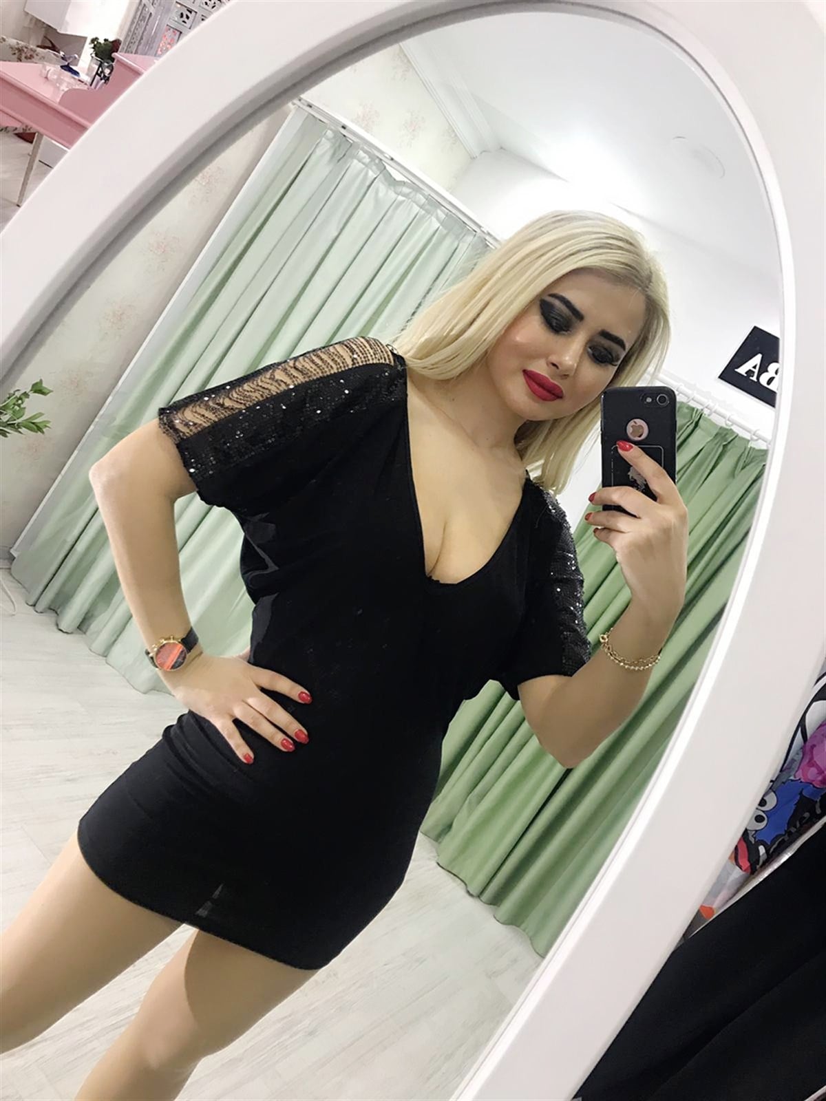 ESNEK SANDY KUMAŞ OMUZ VE KOLLARI PUL ŞERİT DETAYLI SİYAH MİNİ ELBİSE BLACK MINI DRESS KY-061