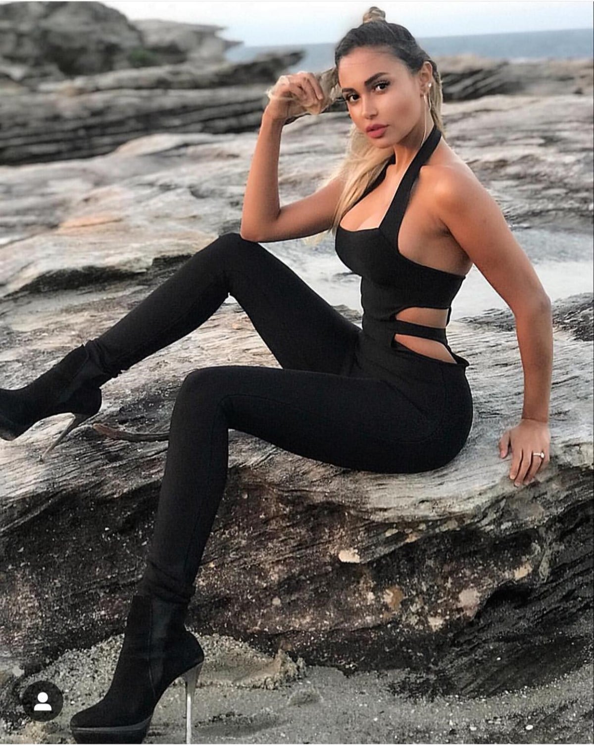ESNEK SCUBA KUMAŞYANLARI AÇIK DEKOLTELİ TEK PARÇA SİYAH TULUM BLACK JUMPSUIT BODYSUIT LP-234