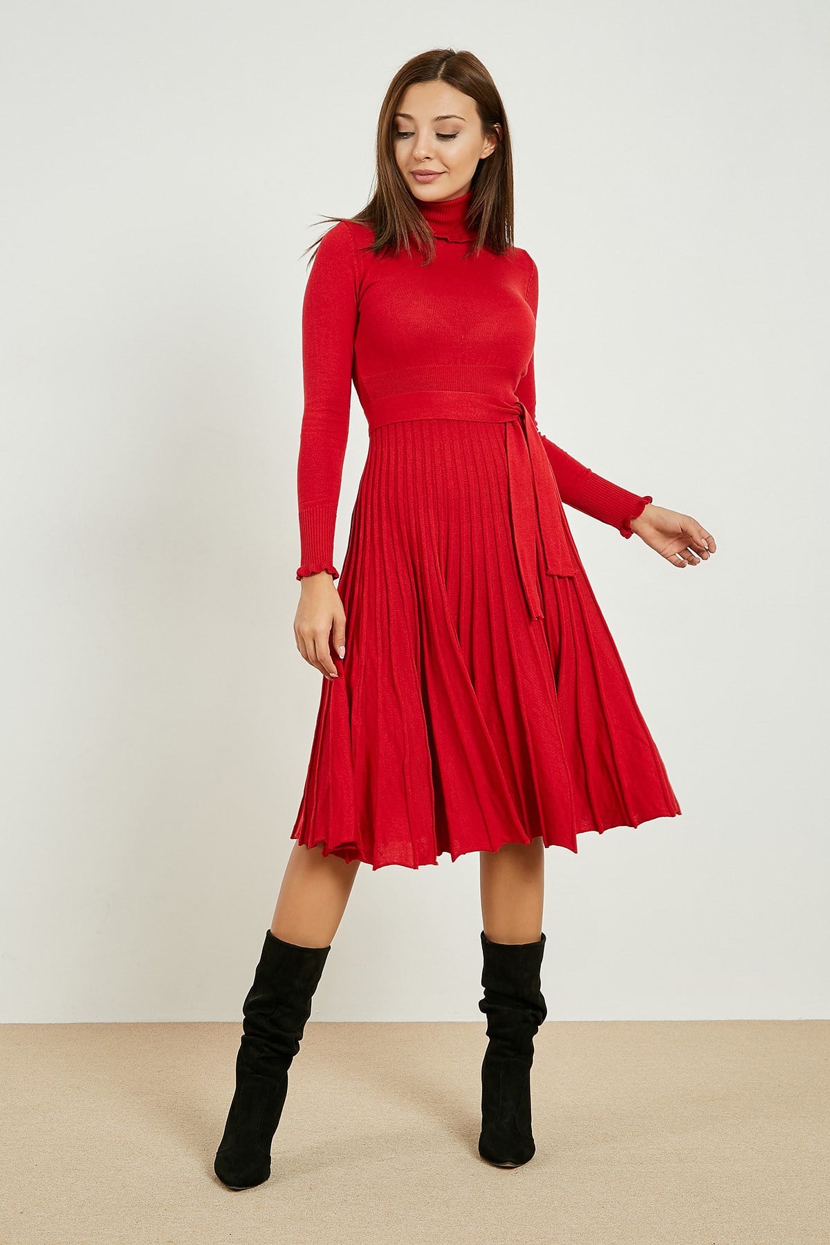 ESNEK TRİKO KUMAŞ UZUN KOLLU PİLİSE DETAYLI GÜNLÜK ELBİSE UZUN KOLLU KIRMIZI TRİKO ELBİSE KNITTED DAY DRESS DRESS ESP-014-2