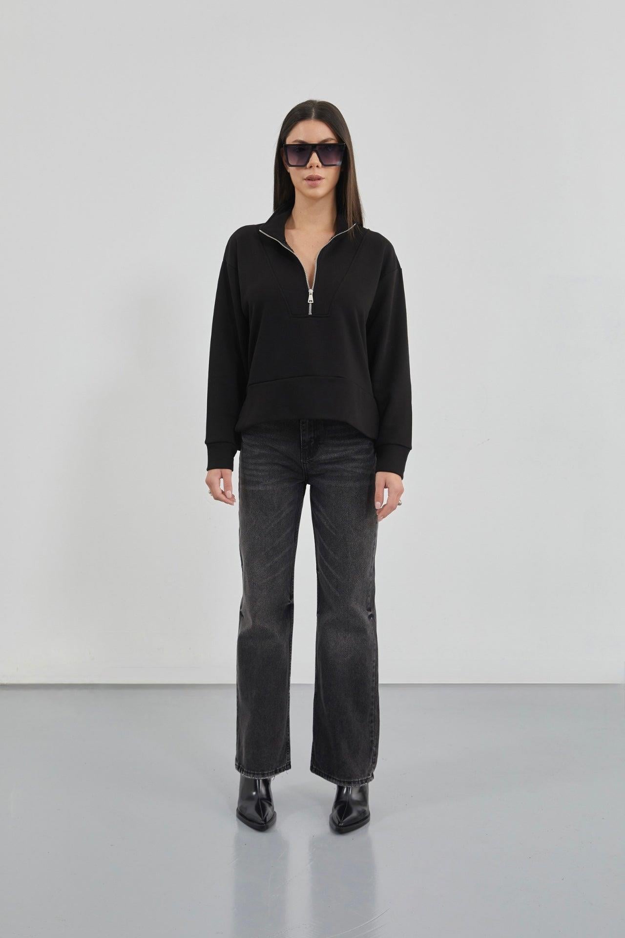 Fermuar ve Dikiş Detaylı Siyah Sweatshirt
