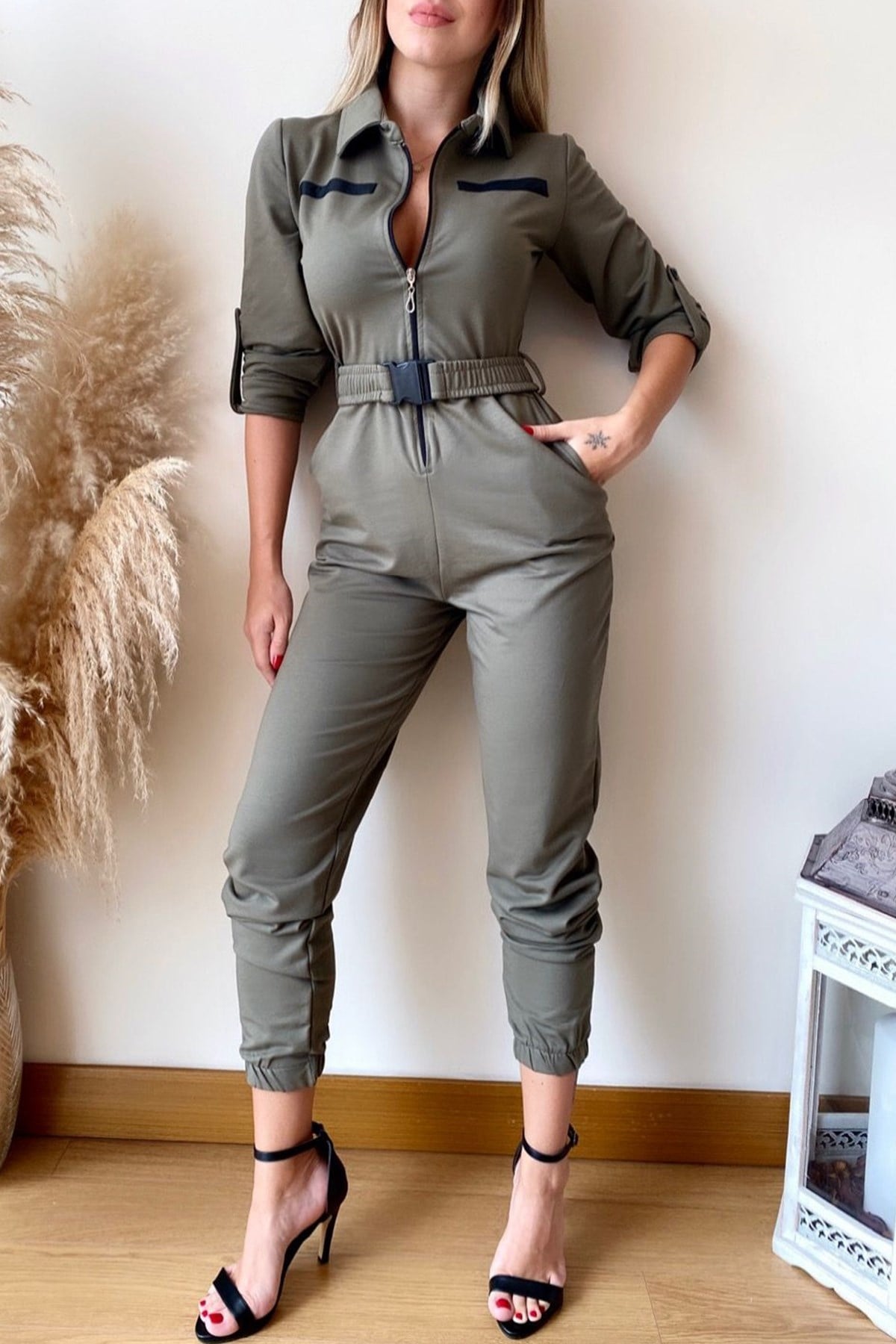 GABARDİN KUMAŞ PALASKA KEMER DETAYLI LASTİK PAÇA HAKİ UZUN KOLLU TULUM BELTED GREEN BODYSUIT GD-029-HAKİ