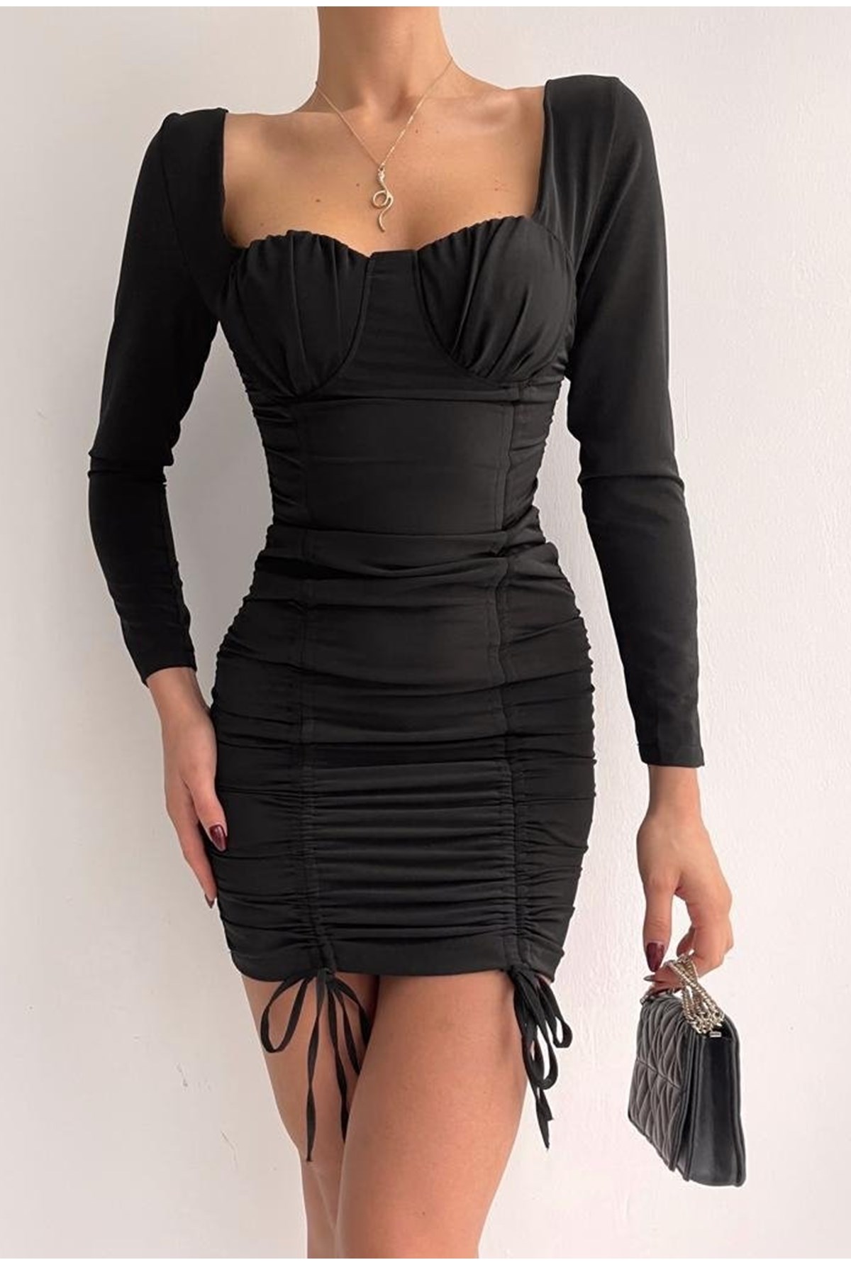 GÖĞÜS KUPLU DEKOLTELİ ASANSÖR BAĞCIK BÜZGÜLÜ UZUN KOLLU SİYAH MİNİ ELBİSE BLACK MINI DRESS MSCX-103-SİYAH