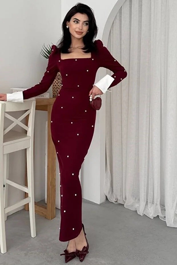 Kadın Atlas Kumaş Kare Yaka Kolları Manşetli Incili Bordo Midi Kalem Abiye Elbise 365