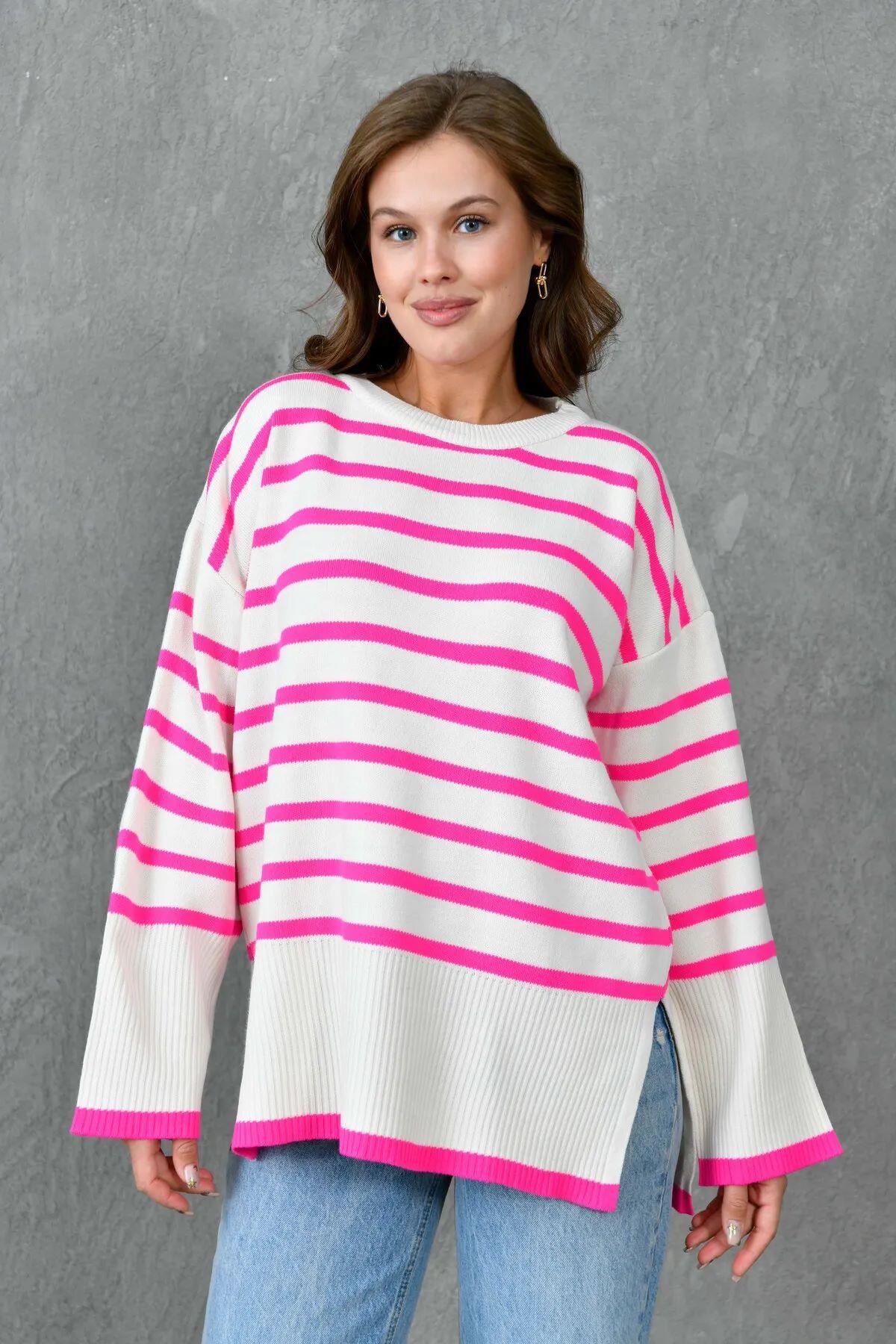 Kadın Bisiklet Yaka Yanı Yırtmaçlı Uzun Kollu Çizgil Desenli Oversize Kalıp Pembe Triko Kazak 2543