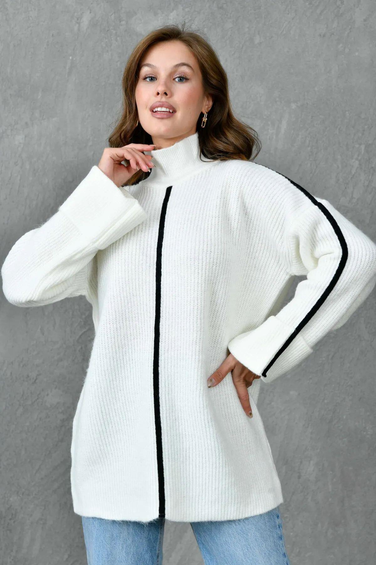 Kadın Şerit Detaylı Balıkçı Yaka Oversize Kalıp Beyaz Triko Kazak 4119